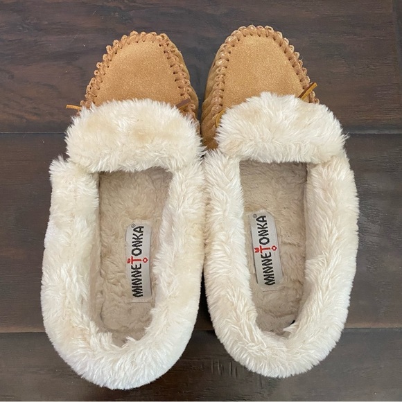 Minnetonka Women's Tabby Folded Trapper Brown Furry Lining Slipper Size 7 - Picture 8 of 8